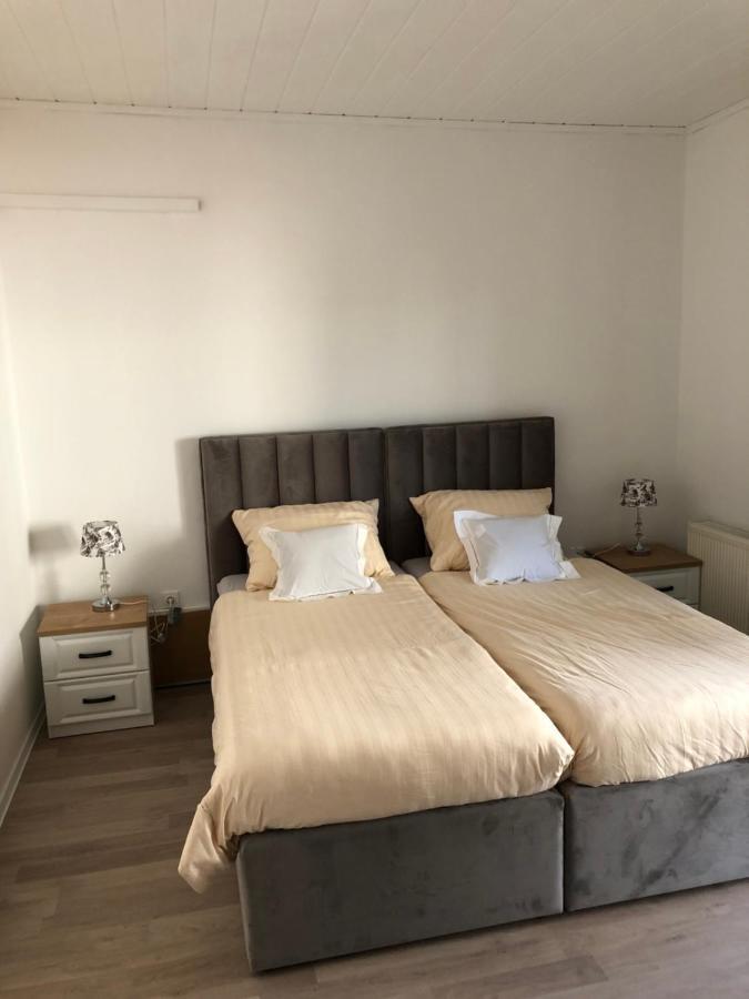 Apartment Barba.Frane Zara Esterno foto